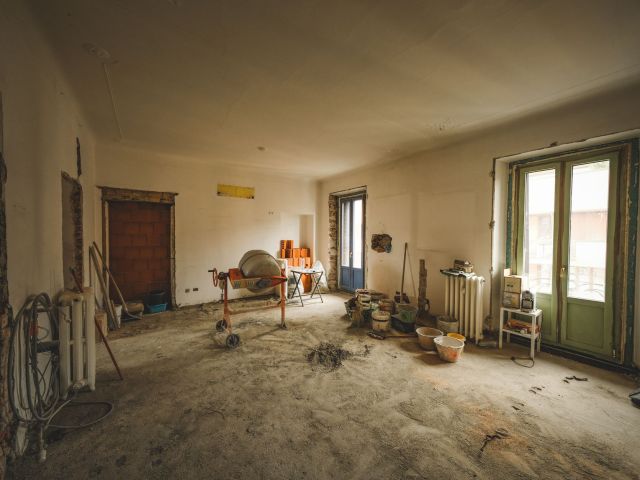 office renovation mistakes, construction cost analysis, modern office interior, Madrid office remodel