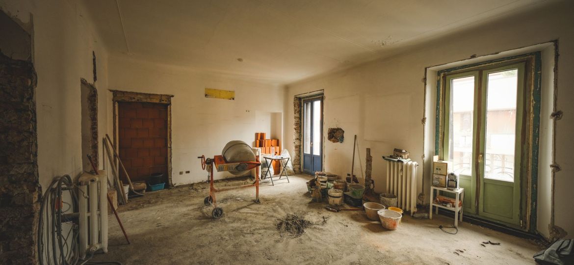 office renovation mistakes, construction cost analysis, modern office interior, Madrid office remodel